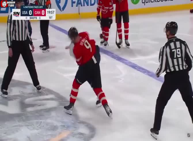 Video :The match between the United States and Canada began with a general brawl